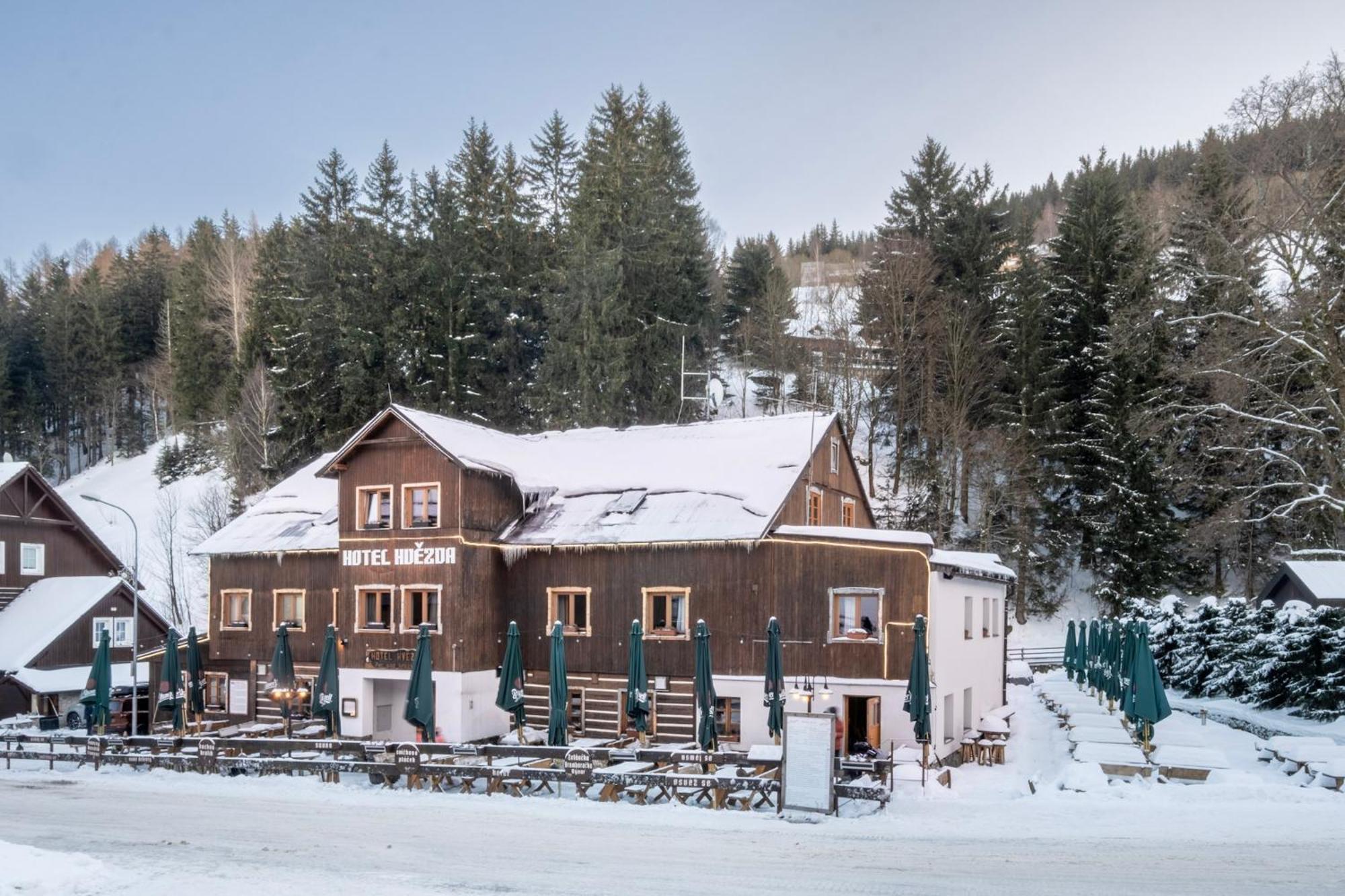 Hotel Hvezda Pec pod Snezkou Εξωτερικό φωτογραφία