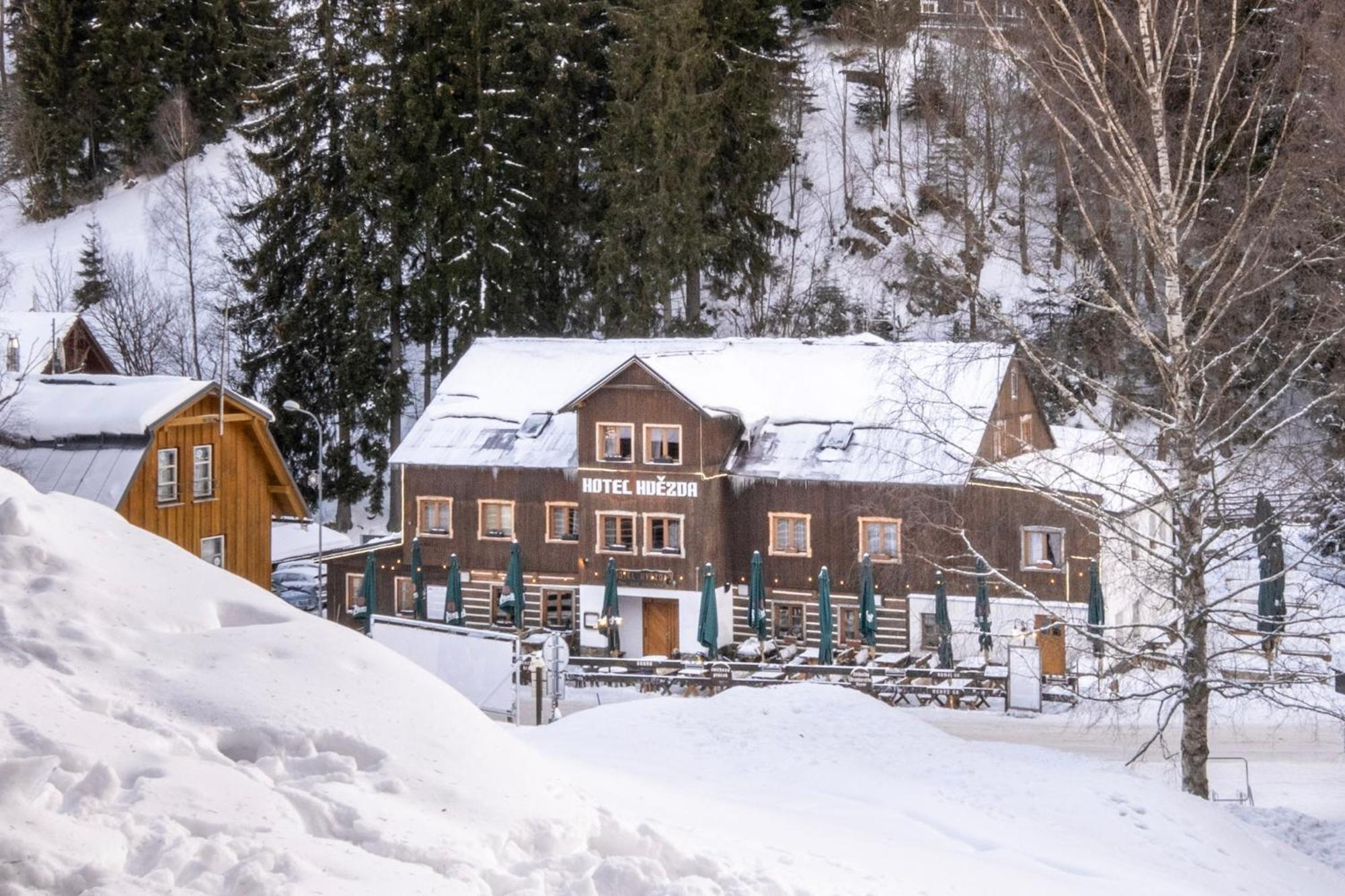 Hotel Hvezda Pec pod Snezkou Εξωτερικό φωτογραφία
