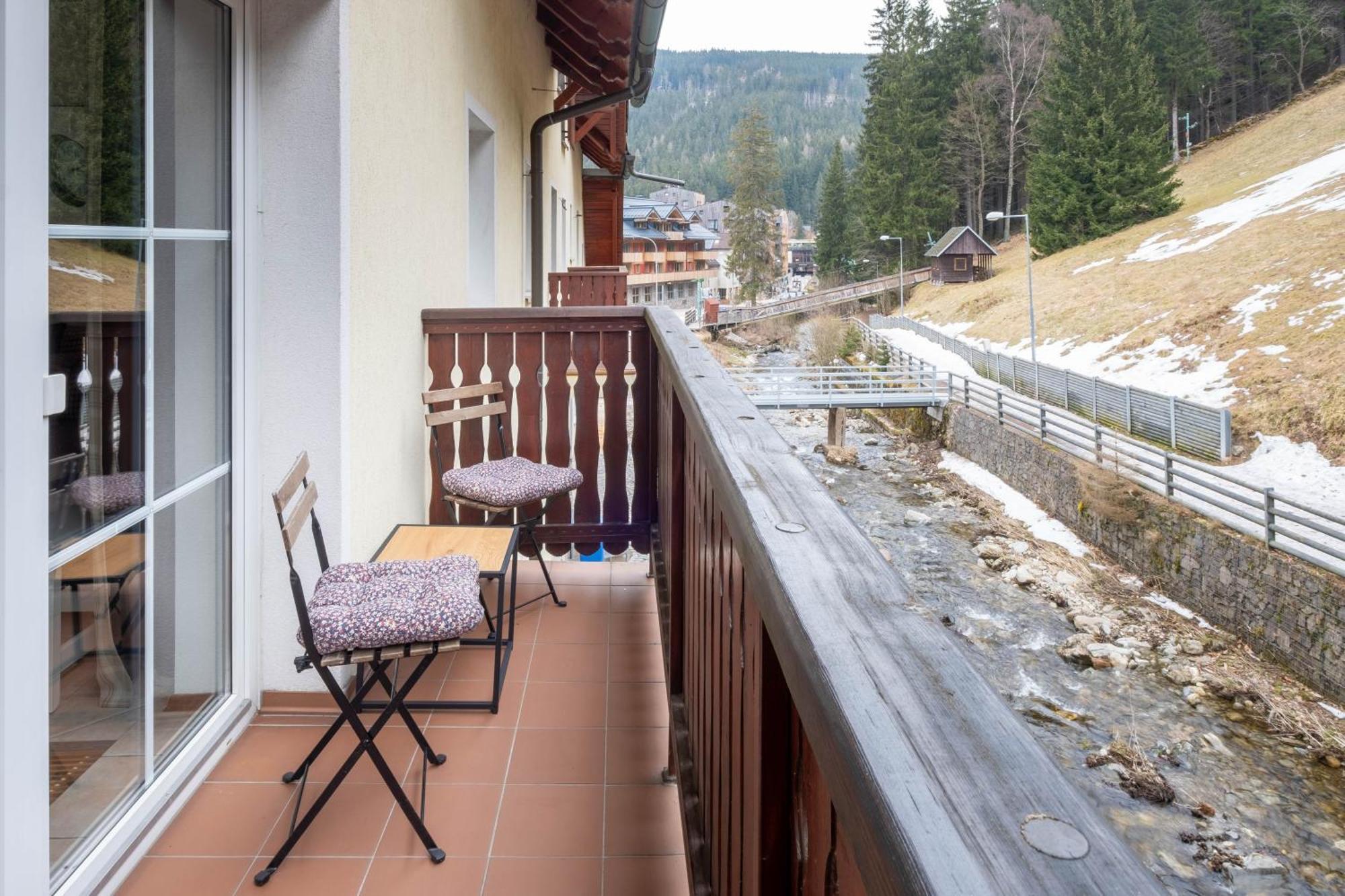 Hotel Hvezda Pec pod Snezkou Εξωτερικό φωτογραφία